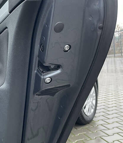 Серый Шкода Октавия, объемом двигателя 1.6 л и пробегом 181 тыс. км за 8877 $, фото 107 на Automoto.ua