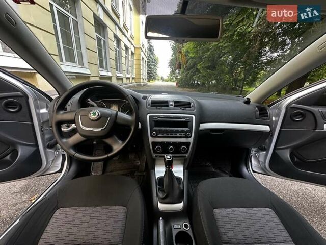 Сірий Шкода Октавія, об'ємом двигуна 1.6 л та пробігом 245 тис. км за 5999 $, фото 22 на Automoto.ua