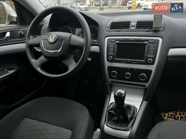 Серый Шкода Октавия, объемом двигателя 1.6 л и пробегом 188 тыс. км за 6900 $, фото 14 на Automoto.ua