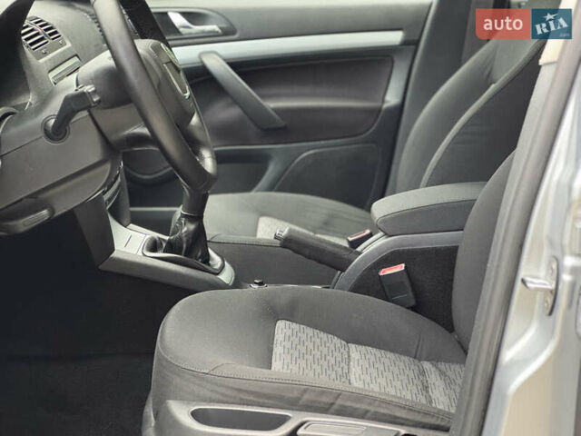 Шкода Октавия 2009 в Староконстантинов на Automoto.ua Серый Шкода Октавия, объемом двигателя 1.6 л и пробегом 212 тыс. км за 7600 $, фото 16 на Automoto.ua