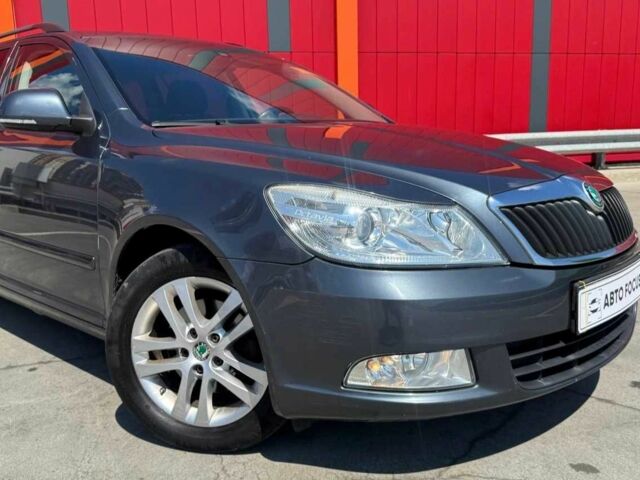Серый Шкода Октавия, объемом двигателя 1.8 л и пробегом 235 тыс. км за 6990 $, фото 1 на Automoto.ua
