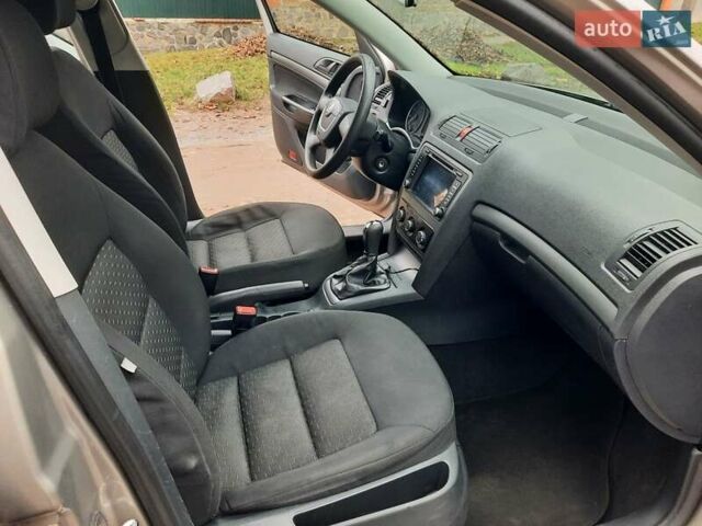 Серый Шкода Октавия, объемом двигателя 1.6 л и пробегом 250 тыс. км за 7370 $, фото 71 на Automoto.ua