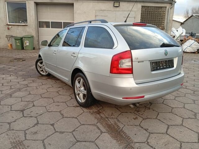 Шкода Октавія 2009 у Немирове на Automoto.ua Сірий Шкода Октавія, об'ємом двигуна 1.9 л та пробігом 342 тис. км за 2850 $, фото 3 на Automoto.ua