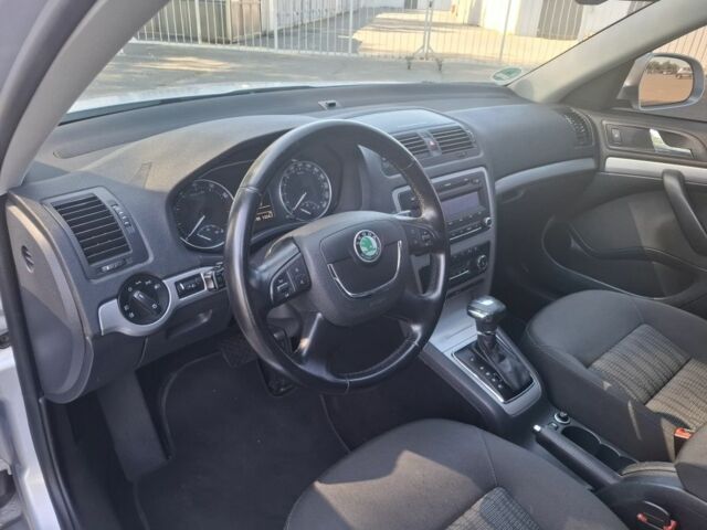 Серый Шкода Октавия, объемом двигателя 1.8 л и пробегом 232 тыс. км за 7400 $, фото 3 на Automoto.ua