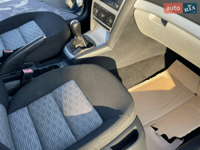 Серый Шкода Октавия, объемом двигателя 1.6 л и пробегом 157 тыс. км за 8499 $, фото 55 на Automoto.ua