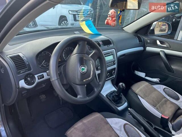 Серый Шкода Октавия, объемом двигателя 1.6 л и пробегом 338 тыс. км за 7500 $, фото 3 на Automoto.ua