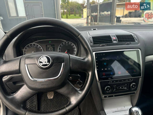 Серый Шкода Октавия, объемом двигателя 1.6 л и пробегом 280 тыс. км за 7350 $, фото 12 на Automoto.ua