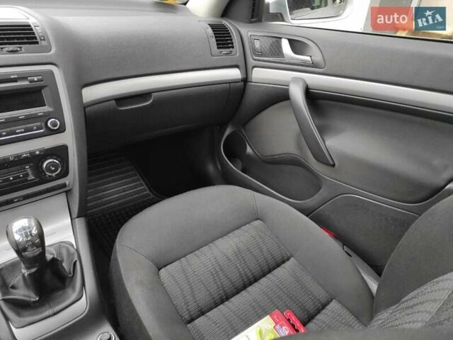 Серый Шкода Октавия, объемом двигателя 1.6 л и пробегом 310 тыс. км за 7650 $, фото 39 на Automoto.ua