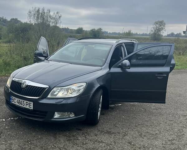 Серый Шкода Октавия, объемом двигателя 1.6 л и пробегом 293 тыс. км за 7750 $, фото 2 на Automoto.ua