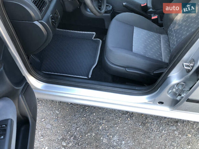 Сірий Шкода Октавія, об'ємом двигуна 1.6 л та пробігом 160 тис. км за 7300 $, фото 18 на Automoto.ua