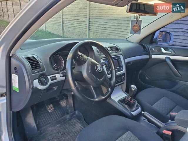 Сірий Шкода Октавія, об'ємом двигуна 1.6 л та пробігом 211 тис. км за 7500 $, фото 3 на Automoto.ua