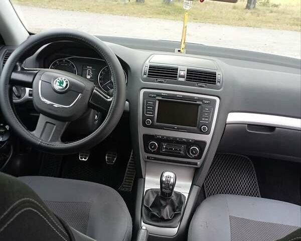 Сірий Шкода Октавія, об'ємом двигуна 1.2 л та пробігом 170 тис. км за 7000 $, фото 3 на Automoto.ua