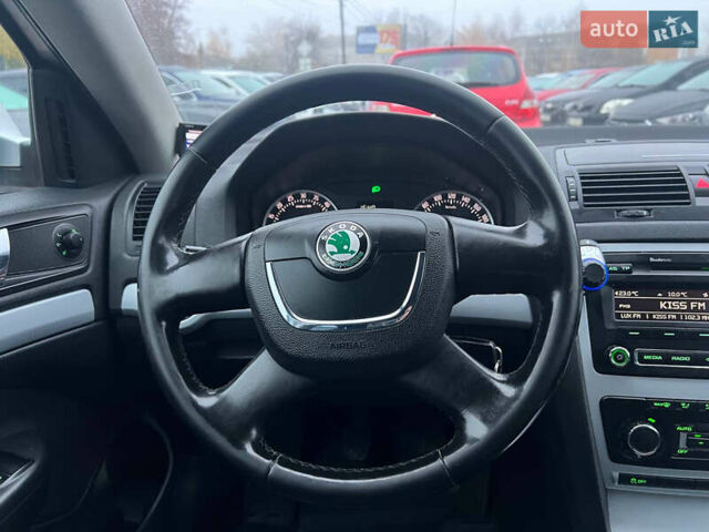 Серый Шкода Октавия, объемом двигателя 1.6 л и пробегом 280 тыс. км за 7900 $, фото 9 на Automoto.ua