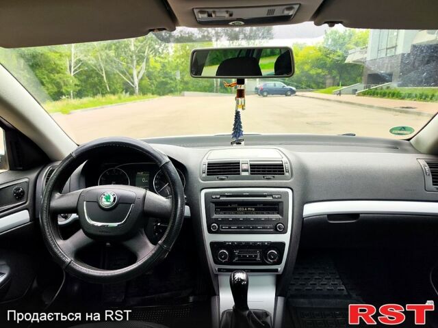 Серый Шкода Октавия, объемом двигателя 1.6 л и пробегом 200 тыс. км за 8350 $, фото 6 на Automoto.ua