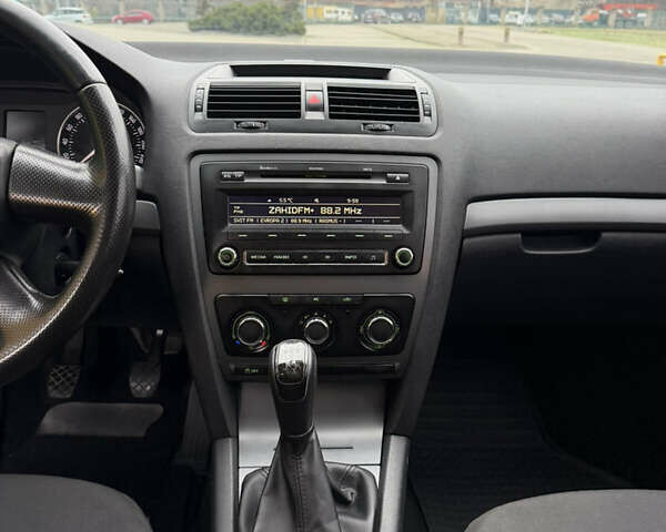 Серый Шкода Октавия, объемом двигателя 1.6 л и пробегом 292 тыс. км за 7199 $, фото 12 на Automoto.ua