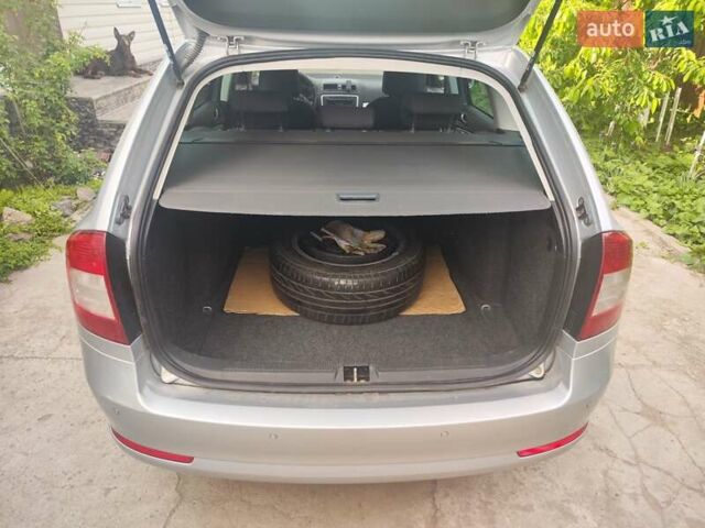 Серый Шкода Октавия, объемом двигателя 1.6 л и пробегом 200 тыс. км за 7650 $, фото 6 на Automoto.ua