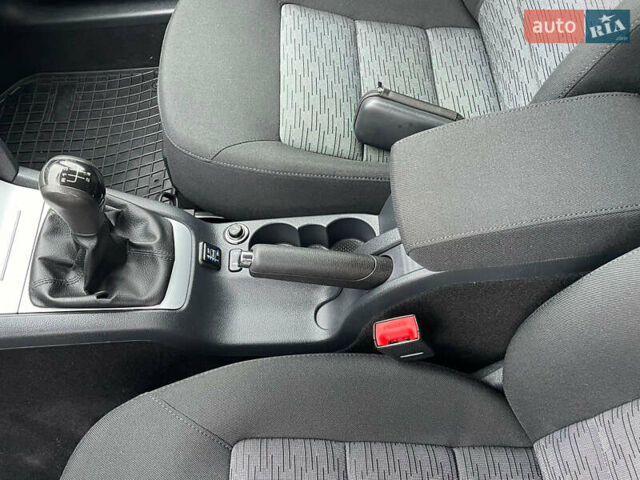 Серый Шкода Октавия, объемом двигателя 1.6 л и пробегом 226 тыс. км за 8999 $, фото 138 на Automoto.ua