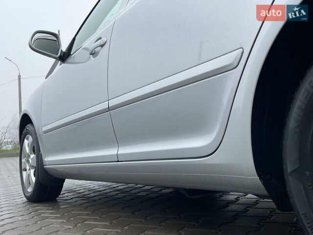 Серый Шкода Октавия, объемом двигателя 1.6 л и пробегом 229 тыс. км за 9499 $, фото 194 на Automoto.ua