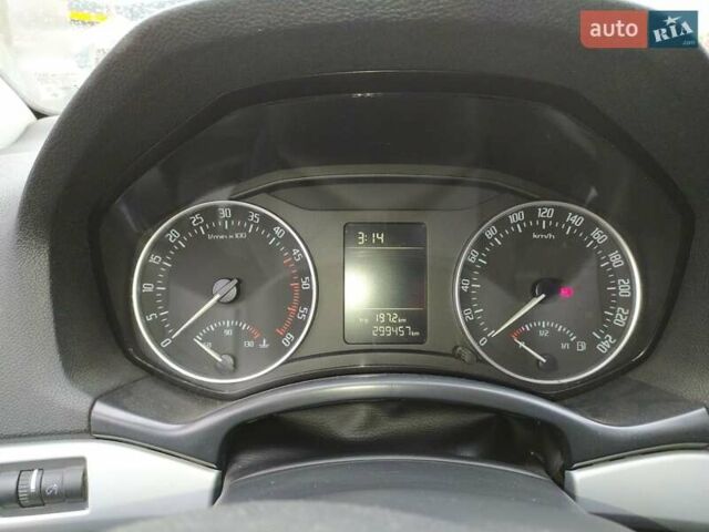 Сірий Шкода Октавія, об'ємом двигуна 1.99 л та пробігом 299 тис. км за 8600 $, фото 13 на Automoto.ua