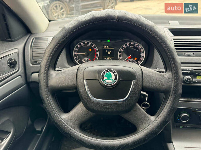 Сірий Шкода Октавія, об'ємом двигуна 1.6 л та пробігом 307 тис. км за 5940 $, фото 26 на Automoto.ua