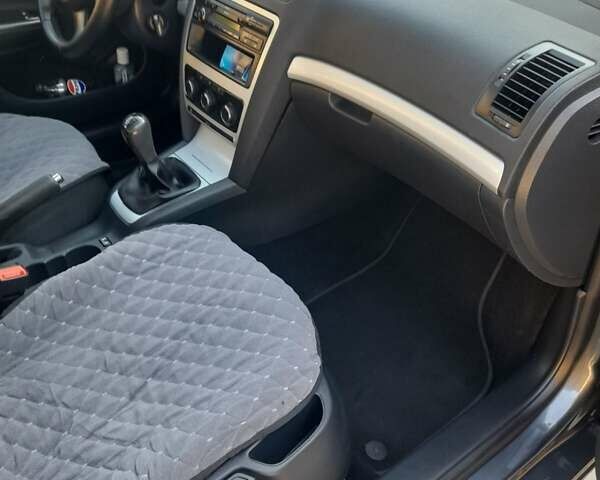 Сірий Шкода Октавія, об'ємом двигуна 1.6 л та пробігом 270 тис. км за 8700 $, фото 10 на Automoto.ua