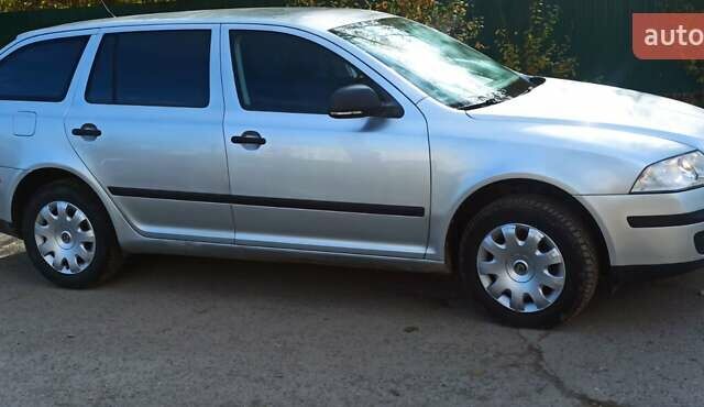 Шкода Октавія 2010 у Богородчанах на Automoto.ua Сірий Шкода Октавія, об'ємом двигуна 1.6 л та пробігом 354 тис. км за 4400 $, фото 5 на Automoto.ua