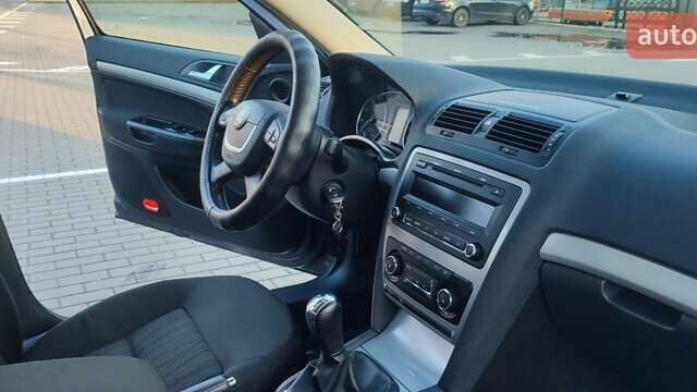 Серый Шкода Октавия, объемом двигателя 1.8 л и пробегом 200 тыс. км за 7499 $, фото 12 на Automoto.ua