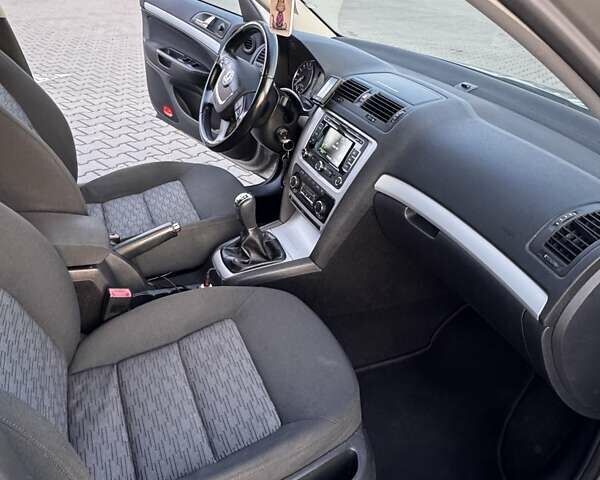 Серый Шкода Октавия, объемом двигателя 1.6 л и пробегом 201 тыс. км за 8450 $, фото 9 на Automoto.ua