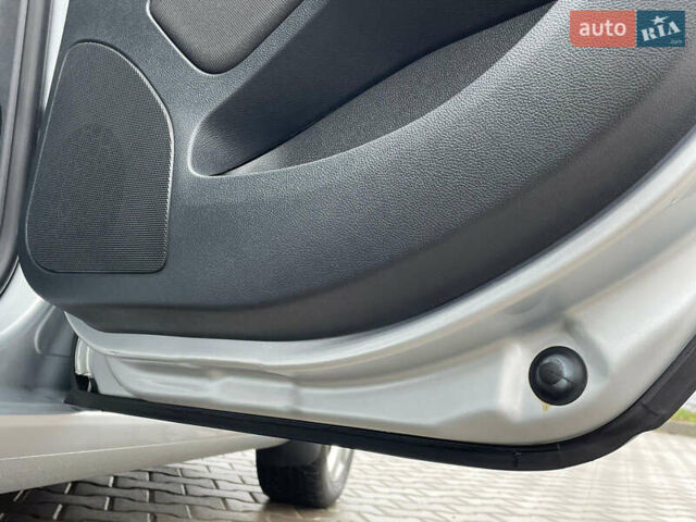 Серый Шкода Октавия, объемом двигателя 1.6 л и пробегом 229 тыс. км за 9499 $, фото 149 на Automoto.ua