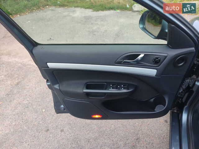 Сірий Шкода Октавія, об'ємом двигуна 1.8 л та пробігом 160 тис. км за 7700 $, фото 25 на Automoto.ua