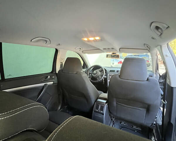 Серый Шкода Октавия, объемом двигателя 1.8 л и пробегом 143 тыс. км за 7800 $, фото 4 на Automoto.ua