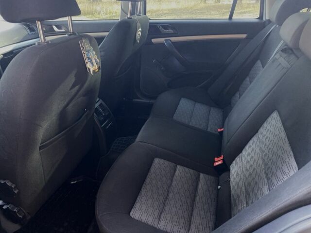 Сірий Шкода Октавія, об'ємом двигуна 1.6 л та пробігом 303 тис. км за 7500 $, фото 7 на Automoto.ua