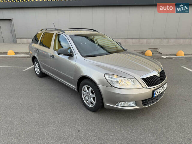 Серый Шкода Октавия, объемом двигателя 1.6 л и пробегом 197 тыс. км за 8500 $, фото 1 на Automoto.ua