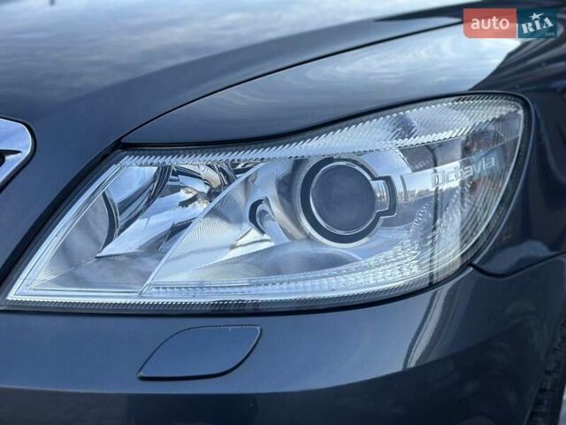 Серый Шкода Октавия, объемом двигателя 1.6 л и пробегом 190 тыс. км за 11500 $, фото 2 на Automoto.ua