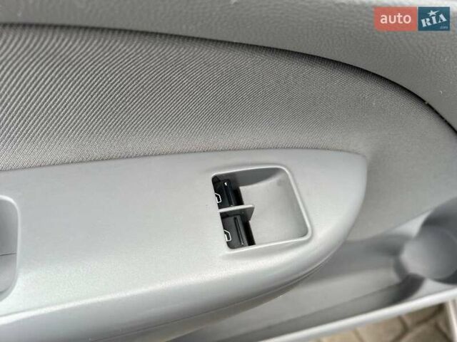 Серый Шкода Октавия, объемом двигателя 1.6 л и пробегом 245 тыс. км за 7500 $, фото 15 на Automoto.ua