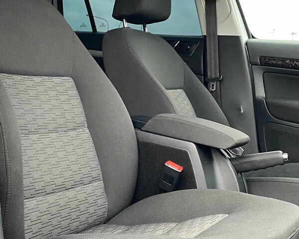 Серый Шкода Октавия, объемом двигателя 2 л и пробегом 273 тыс. км за 8200 $, фото 65 на Automoto.ua