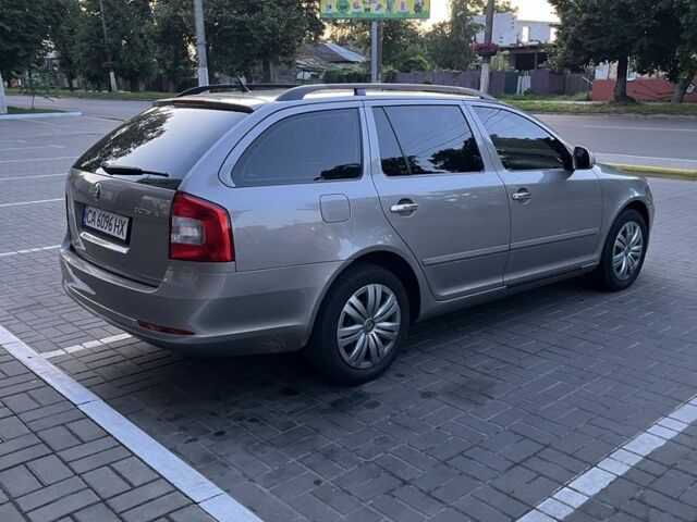 Серый Шкода Октавия, объемом двигателя 1.6 л и пробегом 226 тыс. км за 7400 $, фото 2 на Automoto.ua