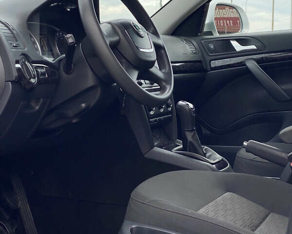 Серый Шкода Октавия, объемом двигателя 2 л и пробегом 273 тыс. км за 8200 $, фото 46 на Automoto.ua