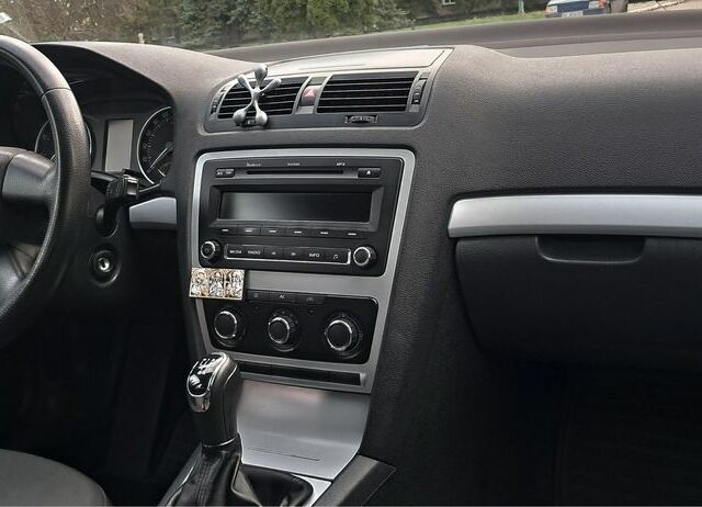 Серый Шкода Октавия, объемом двигателя 1.6 л и пробегом 133 тыс. км за 7700 $, фото 13 на Automoto.ua