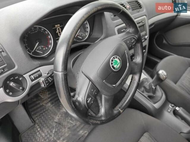 Серый Шкода Октавия, объемом двигателя 1.6 л и пробегом 310 тыс. км за 7700 $, фото 11 на Automoto.ua