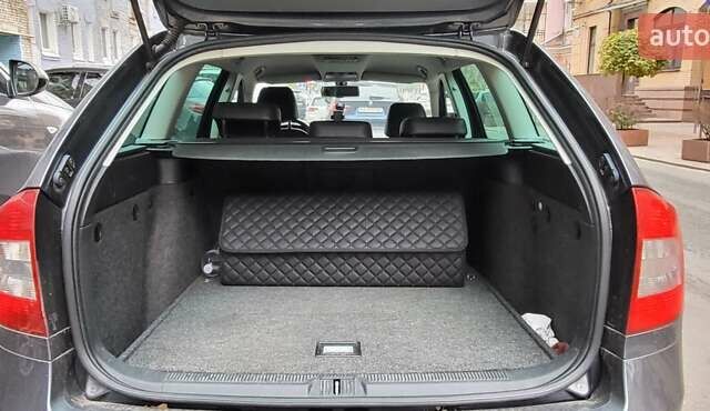 Сірий Шкода Октавія, об'ємом двигуна 1.8 л та пробігом 229 тис. км за 12000 $, фото 1 на Automoto.ua