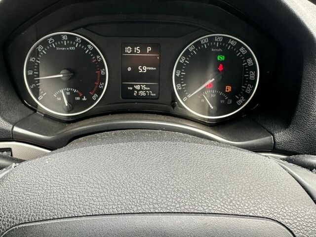 Серый Шкода Октавия, объемом двигателя 1.6 л и пробегом 220 тыс. км за 8800 $, фото 12 на Automoto.ua
