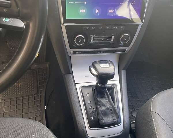 Серый Шкода Октавия, объемом двигателя 1.6 л и пробегом 288 тыс. км за 7500 $, фото 12 на Automoto.ua