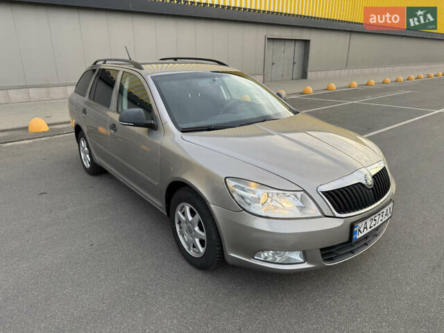 Серый Шкода Октавия, объемом двигателя 1.6 л и пробегом 197 тыс. км за 8500 $, фото 3 на Automoto.ua