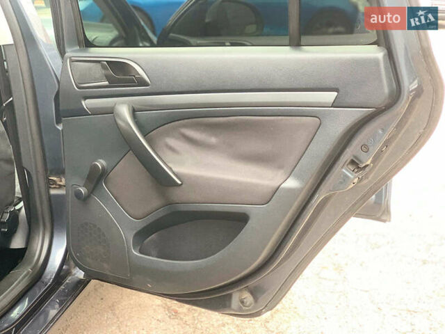 Сірий Шкода Октавія, об'ємом двигуна 1.6 л та пробігом 307 тис. км за 7190 $, фото 28 на Automoto.ua