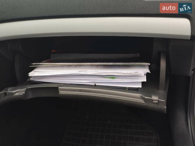 Сірий Шкода Октавія, об'ємом двигуна 1.6 л та пробігом 229 тис. км за 8999 $, фото 40 на Automoto.ua