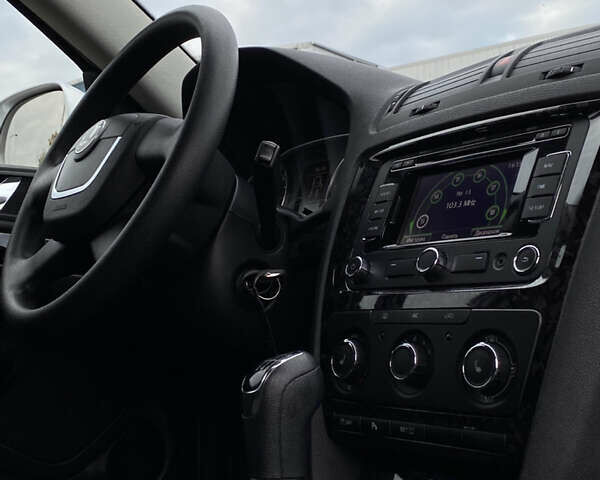 Серый Шкода Октавия, объемом двигателя 2 л и пробегом 273 тыс. км за 8200 $, фото 60 на Automoto.ua