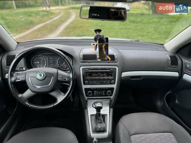 Серый Шкода Октавия, объемом двигателя 2 л и пробегом 207 тыс. км за 9050 $, фото 9 на Automoto.ua