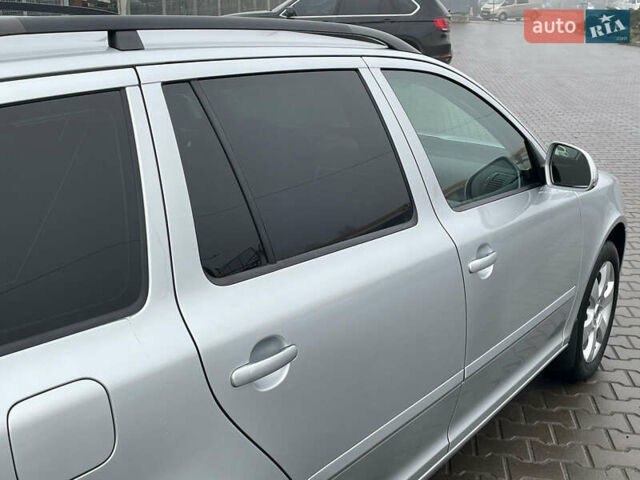 Серый Шкода Октавия, объемом двигателя 1.6 л и пробегом 229 тыс. км за 9499 $, фото 208 на Automoto.ua