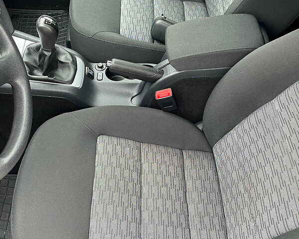 Сірий Шкода Октавія, об'ємом двигуна 1.6 л та пробігом 229 тис. км за 8999 $, фото 153 на Automoto.ua